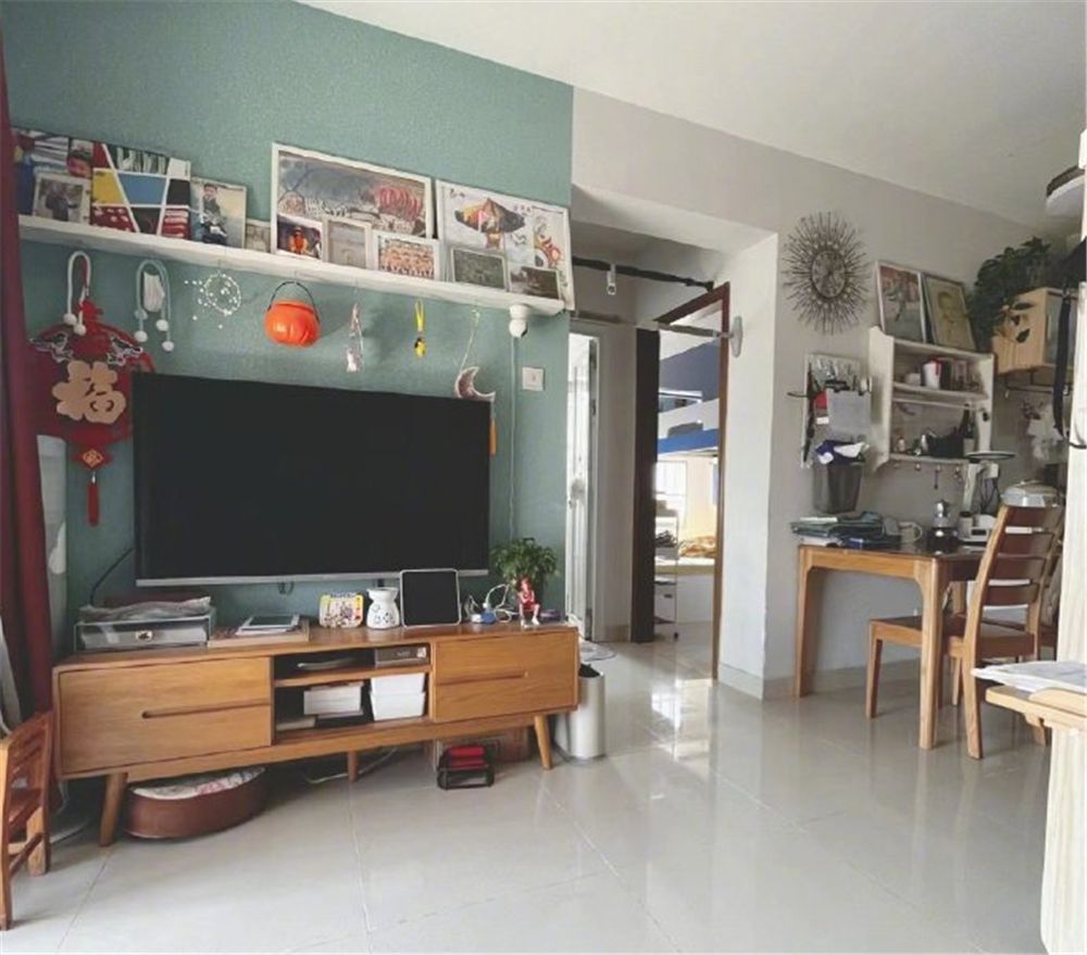 深圳一家三口住进47㎡小家,全屋杂物乱中有序,太有烟火气儿了