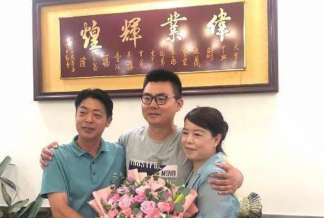 许敏赶赴驻马店与姚威团聚,潘克同行商量再审,网友建议低调行事