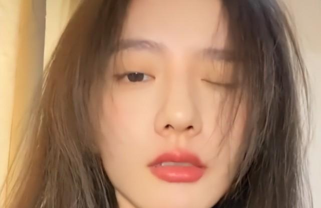 小三|“毛概”美女老师张石头被曝当小三，导致对方离婚打掉二胎？