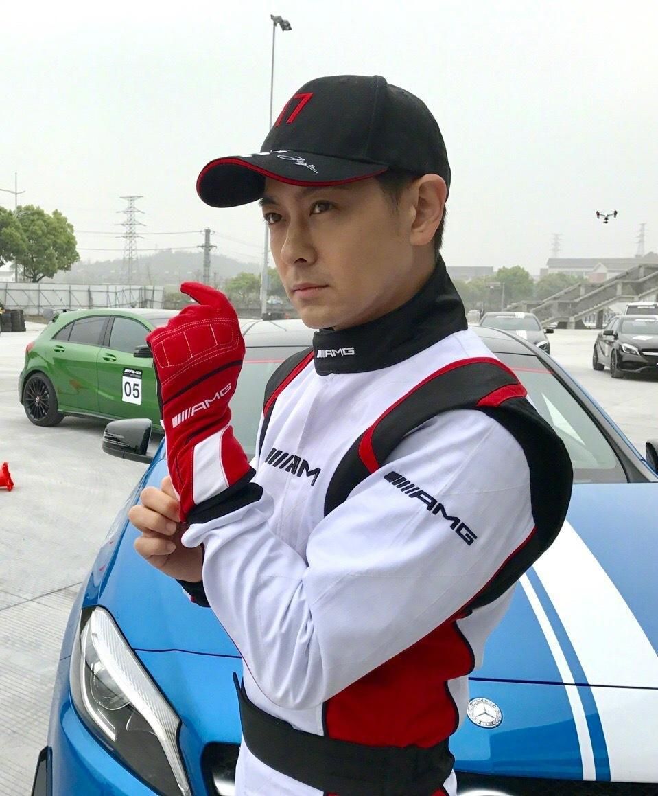 林志颖|林志颖父子发生车祸被群众救出后，车辆瞬间燃起大火，其多处受伤