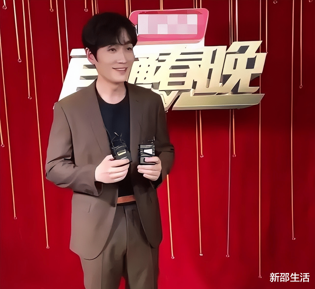 男神|这10位男星表面是男神,一看身材全垮掉,头大肩窄,驼背大肚腩