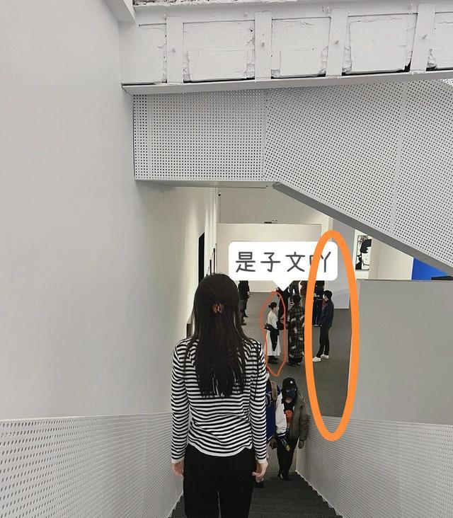 王子文|王子文素颜和吴永恩吃饭,被偶遇穿白裙看展,和吴永恩爬香山