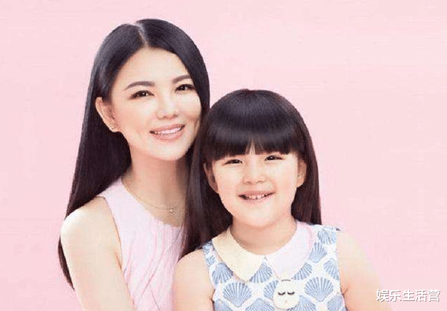 李湘|曝李湘被求婚？手上戴超大鸽子蛋，用爱滤镜疑官宣，背景音乐亮了