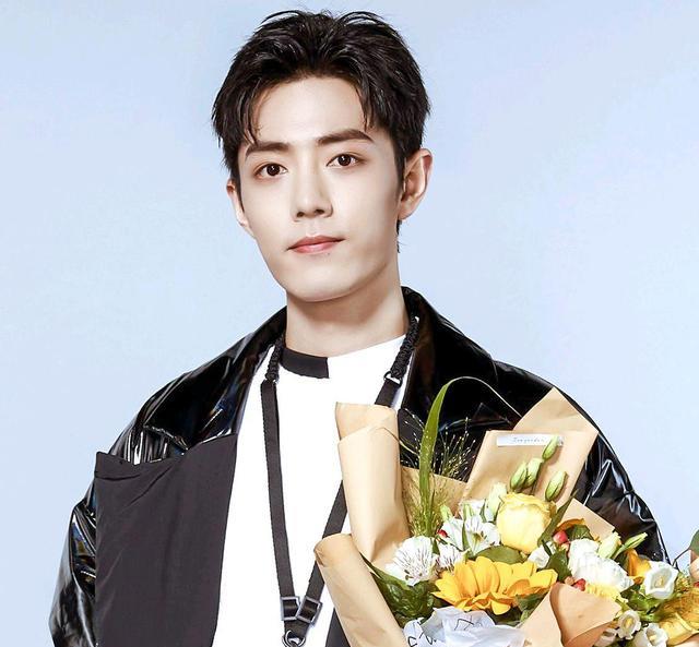 肖战|《中国新闻网》更新肖战写真，询问粉丝打多少分，必须满分100