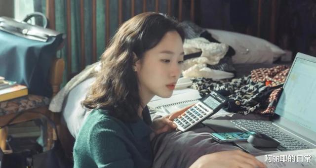 小小姐们|又是一部悬疑佳作,刚开播就冲上8.9分!