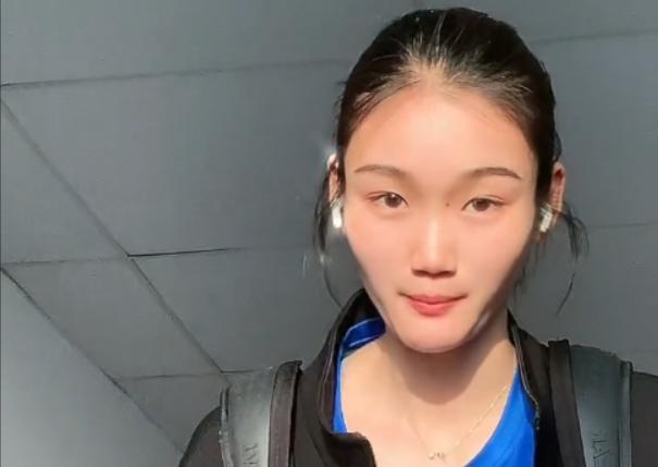 薛明|女排副攻格局未改变！刘雨被淘汰回归浙江，力量薄弱上限是薛明