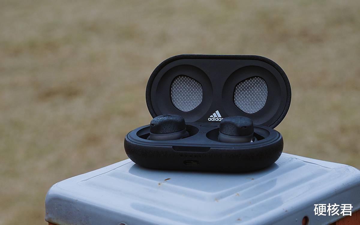 阿迪达斯|畅享无线，专为运动而生！adidas阿迪达斯FWD-02运动耳机测评！