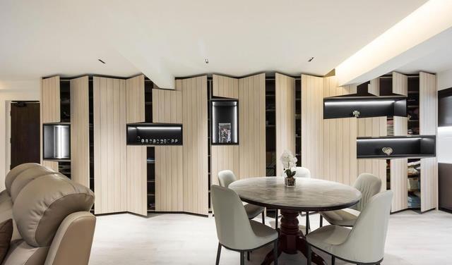 130的房子,餐厅对面一整面墙多功能柜,我确定当初的决定没错