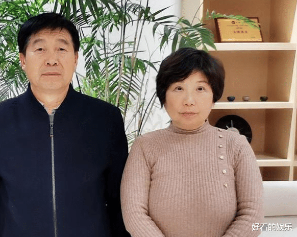 父亲节|白眼狼？曝田静父亲节给郭爸发红包，还请杜妈吃饭，网友：好手段