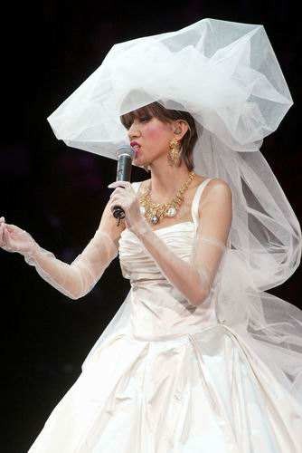 南柱赫|梅艳芳母亲覃美金:女儿死得蹊跷,余生最大的愿望就是夺回遗产