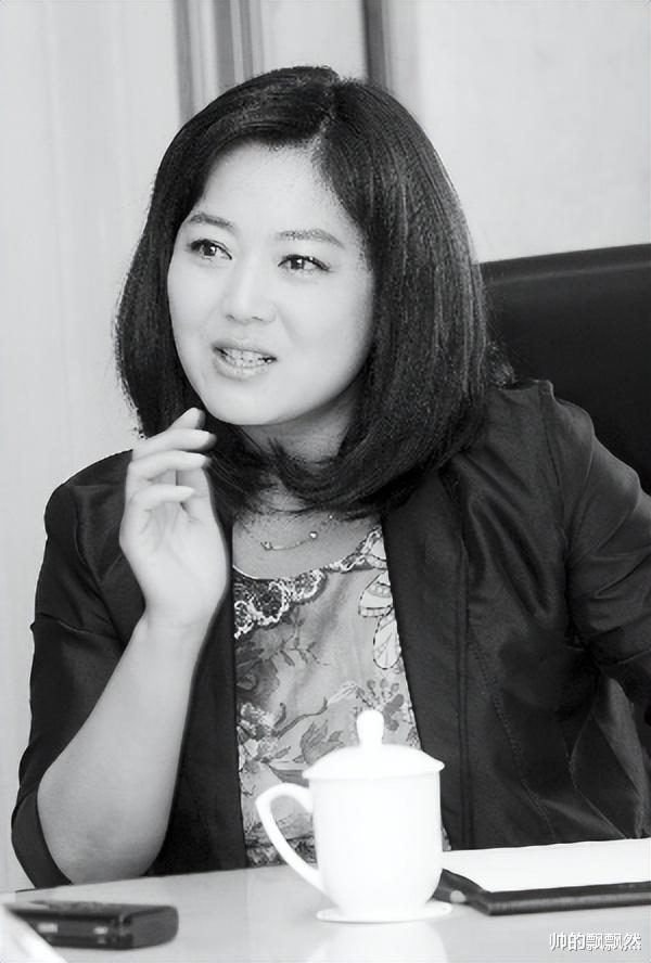 王茜华|著名演员王茜华:这辈子最正确决定,就是45岁高龄为小丈夫生儿子