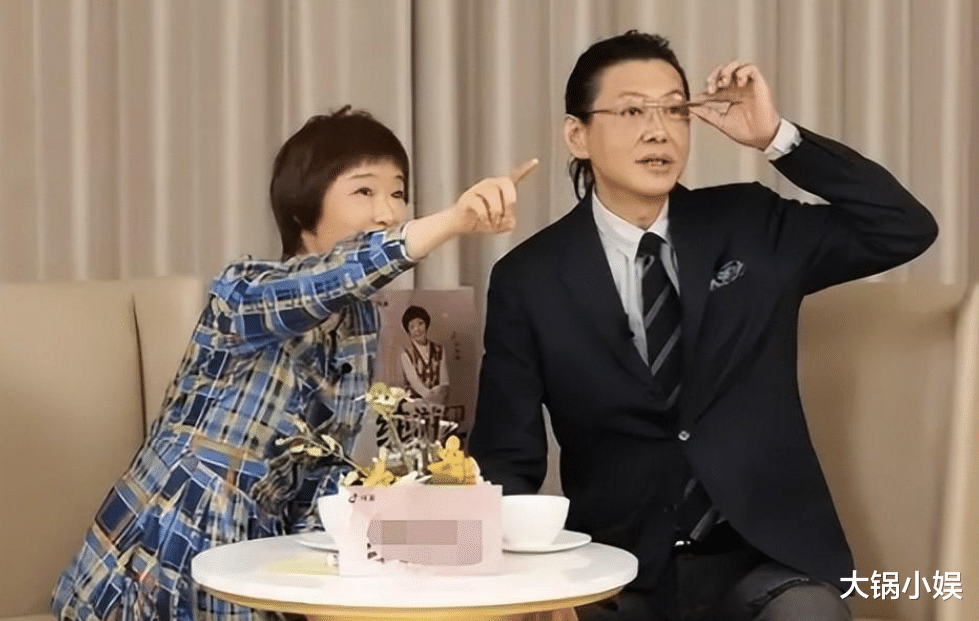 蓝盈莹|曾是央视男主持颜值担当的程前,怎么近照撞脸起了“金池长老”