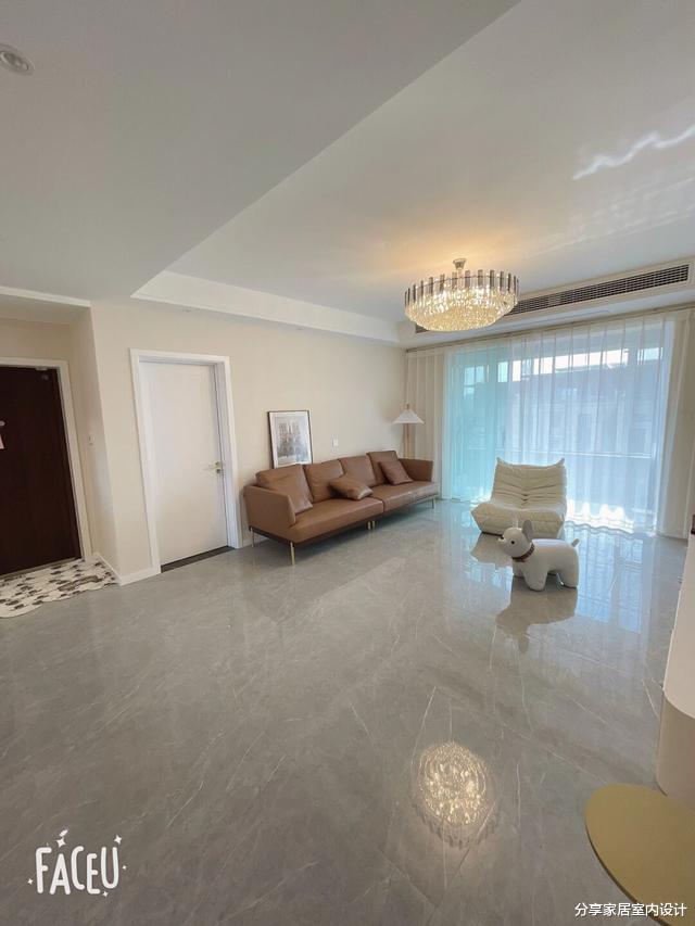 太羡慕她家新房了,装修效果还不错,全屋网购的灯具便宜又好看