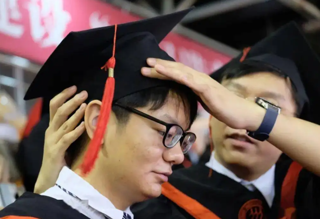 国企|“铁路局”招聘了,会给3类人“开绿灯”,符合条件有望优先录取