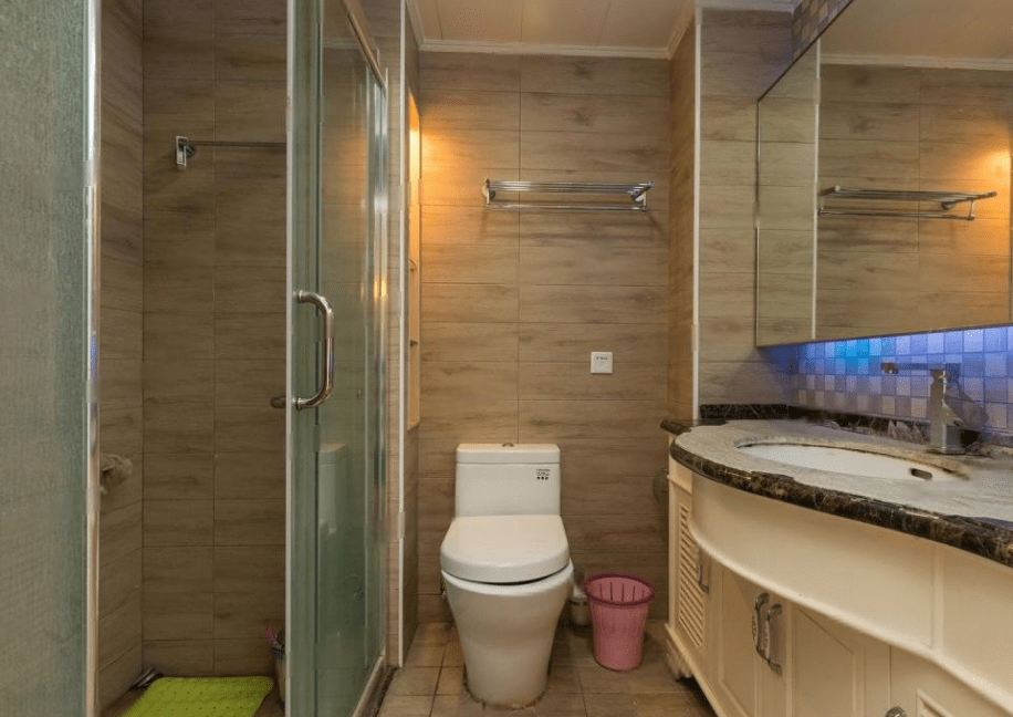 朋友坚持买精装二手房，进门才知道这装修真不错，再20年也不过时