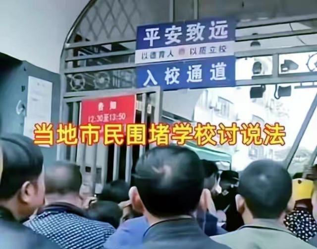 胡鑫宇失踪有线索了？家属悬赏，警方再发寻人启事，这是好消息