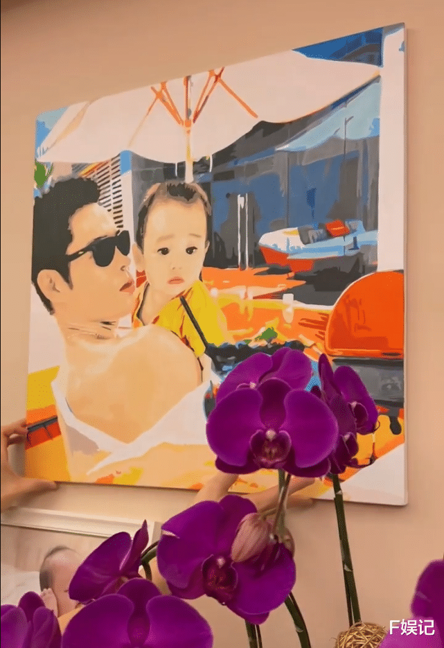 郑嘉颖|儿子在陈凯琳帮助下画出父子温馨画作 郑嘉颖高兴地亲吻儿子脸颊