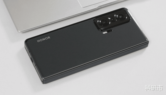 华为荣耀|荣耀推出首款折叠屏手机，铰链技术来自华为？