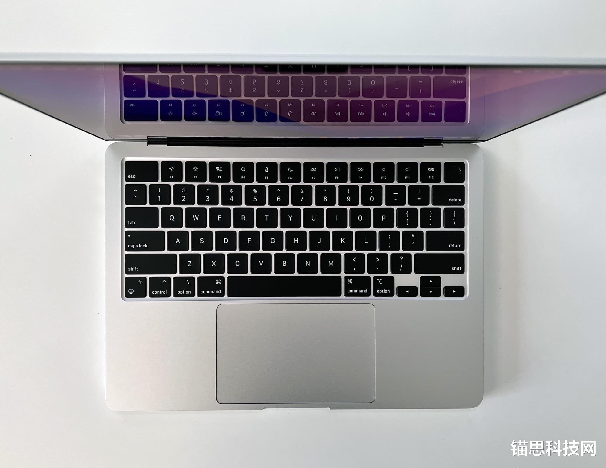 MacBook Air|M2 MacBook Air开箱图赏 刘海看起来也没有那么丑