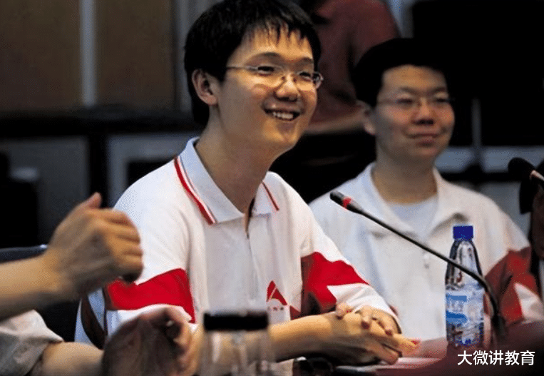 学霸|为啥医、教家庭容易出学霸?并非是基因好,而是家长会“做自己”