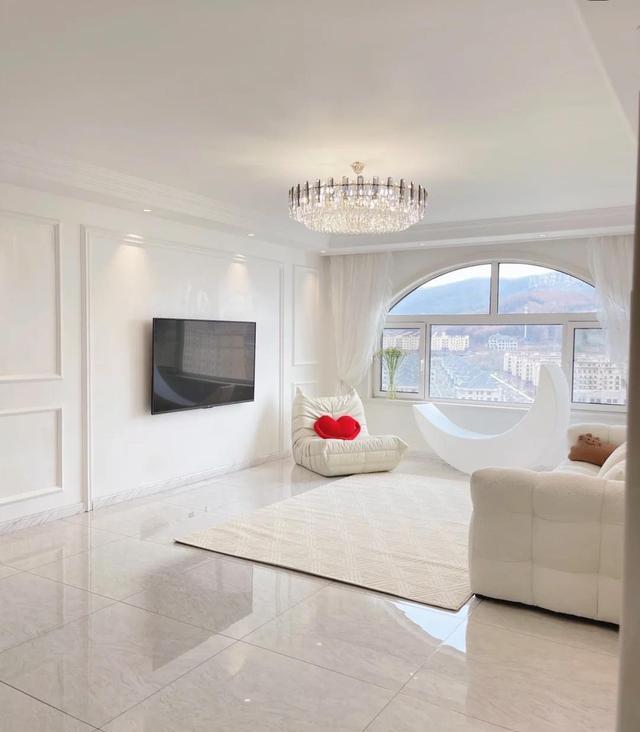 90后夫妇坚持“穷装”,120才花10W,全屋没有一丝俗气,太美了