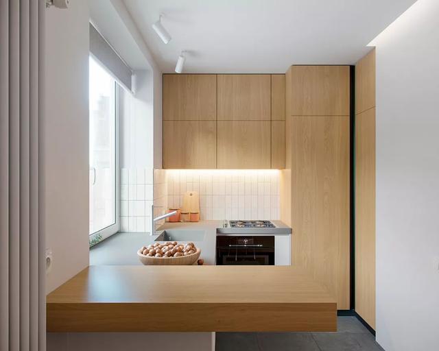 42平米的小蜗居,装修设计巧妙且实用,盒子状的卫生间真特别