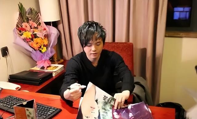 毛宁|“过气歌王”现状：有人跑商演，有人查无此人，一地的辛酸和尴尬