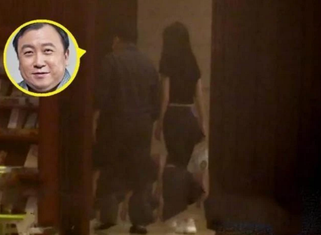 张颖颖|张颖颖与导演王晶酒店合照流出，两人多次合影还被拍到共赴酒店
