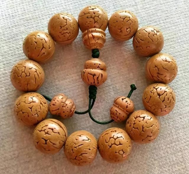 桃核|文玩界,传统的桃核真的就比金刚“低贱”么?