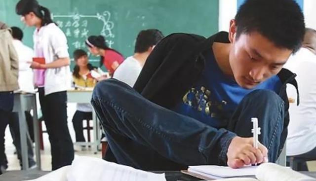 表情包|31岁无臂男神刷屏:当状元、上剑桥、一身肌肉……背后故事感动人心