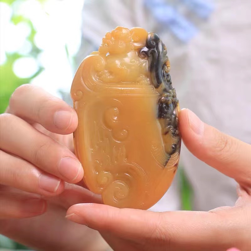 和田玉籽料|和田玉籽料黄沁原石手把件