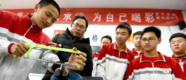 火焰纹章无双|中考成绩不够上普高咋办？上民办高中还是上职高？希望大家没选错