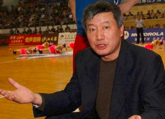 巩晓彬|从哄着到让位，叶鹏为何惯着巩晓彬？早年大师一番话就定了调子