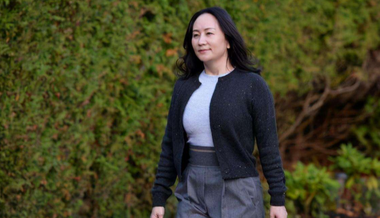 |孟晚舟完全看不出来50岁，颜值重回巅峰，如35岁一般的丽质迷人