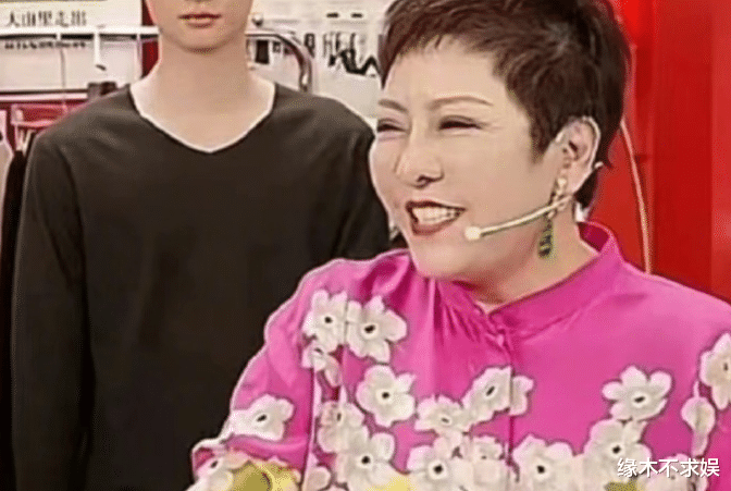 街拍|张兰、向太、樊小慧撞衫!直播3巨头比拼,向太却因一点被骂惨