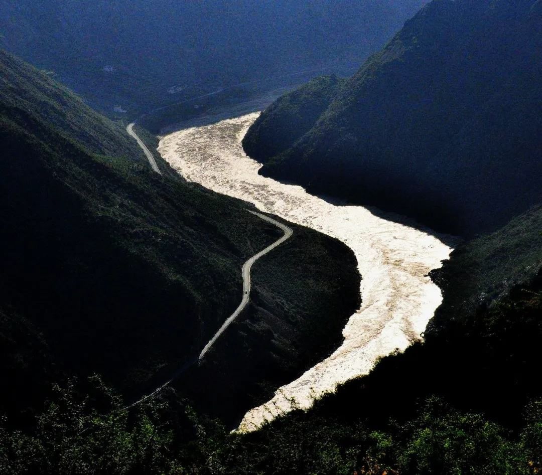 立秋|金沙江第一大支流、被忽视的川西霸主、高寒型丹霞地貌——雅砻江