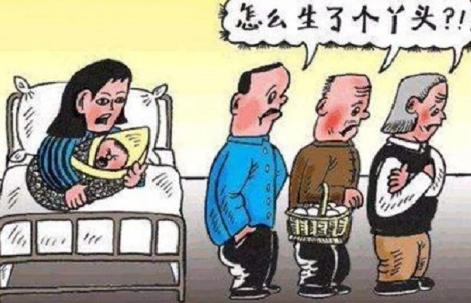 因拒绝给弟弟买房,女博士睡梦中被父亲砍死,判刑时:女儿白养了