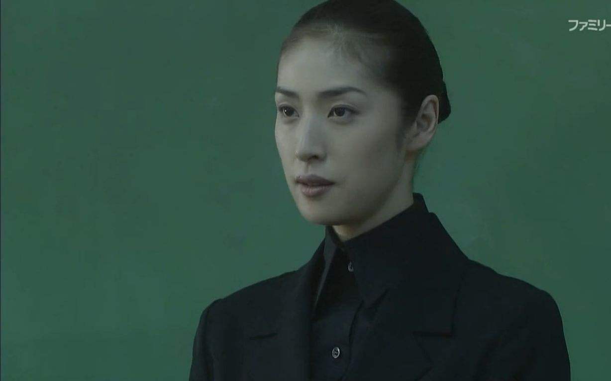 教师|上万名老师抱怨快过劳死?曾被视为“圣职”,为何成了高危职业?