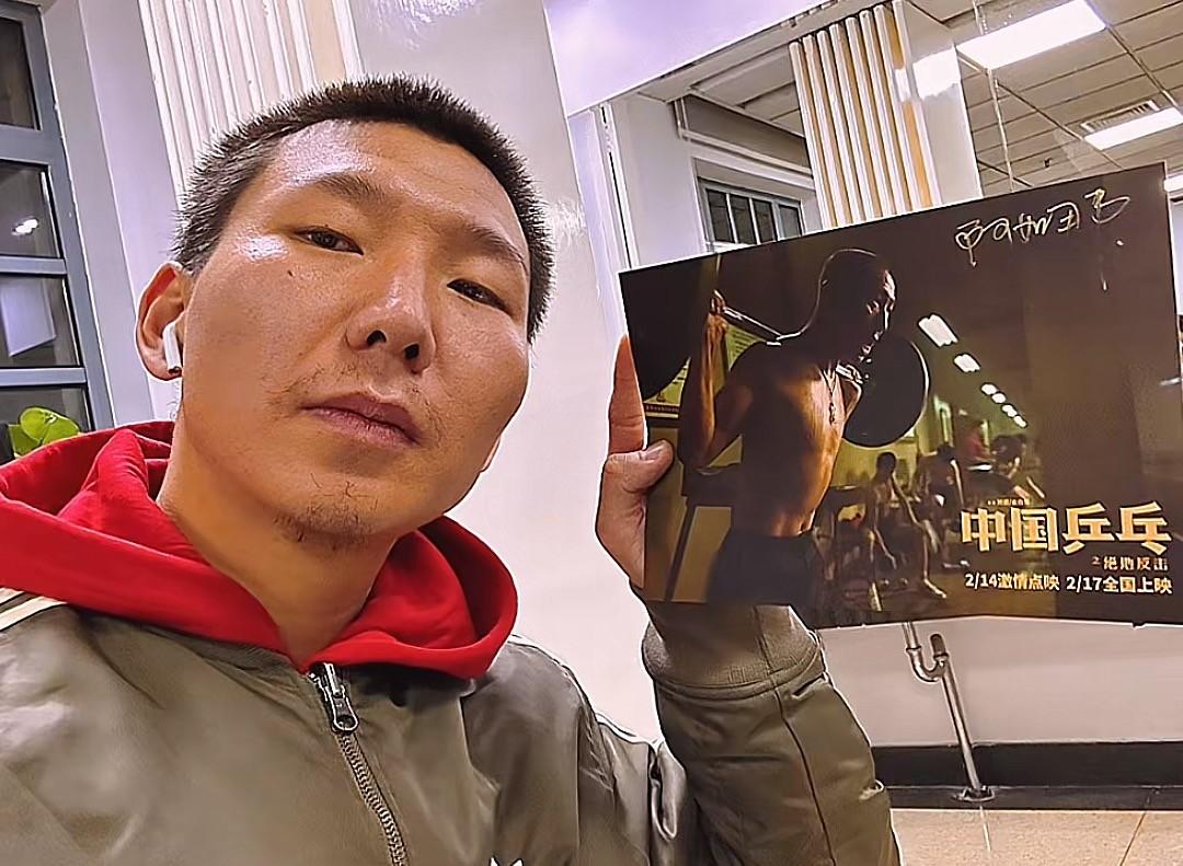 狂飙|演完《狂飙》,转身去演《中国乒乓》,剃了光头,却没认出来