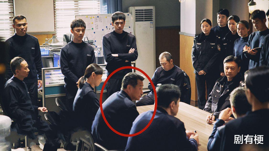 警察荣誉|《警察荣誉》想当派出所的所长有多难？警衔必须达到二级警督以上