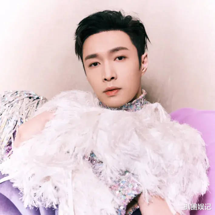 张若昀|最新一季明侦7的主咖是何炅和张若昀，张若昀的定位就是当年的撒贝宁