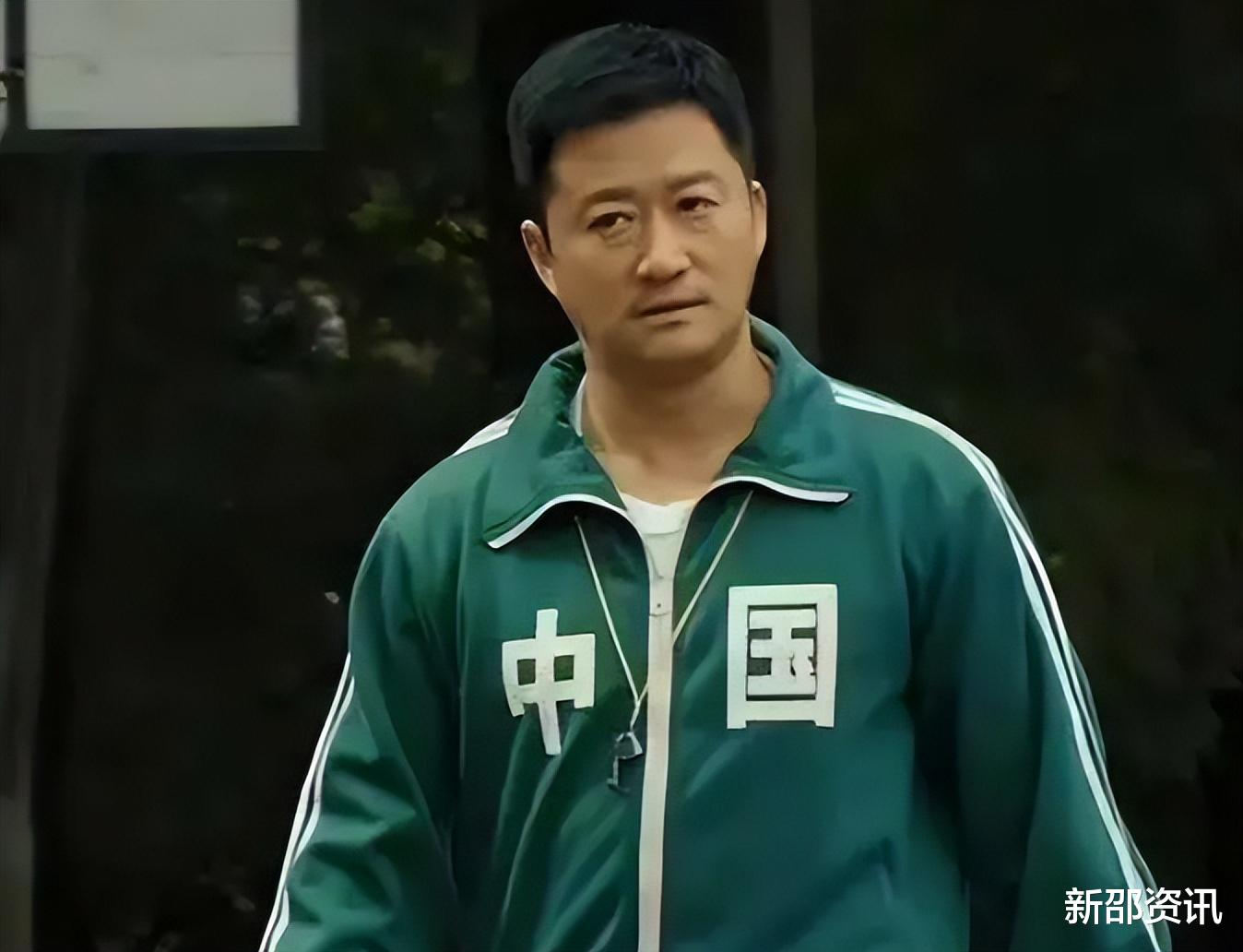 事件回顾：吴京用苹果手机拍照事件持续发酵，导演点名批评，爱国人设遭质疑
