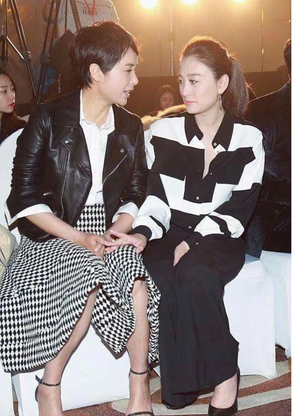 短发 当蒋雯丽与李小冉同框，终于明白女人过了50岁，为什么都爱留短发