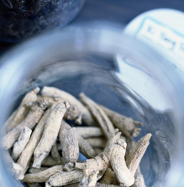 中药|女人过了40岁，要注意保养，多用这3种中药泡水喝，抗衰老显年轻