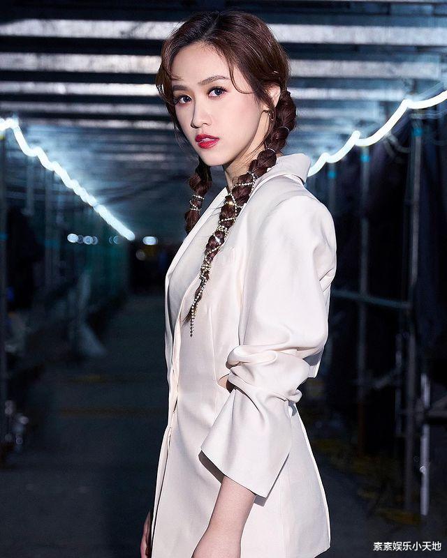 吴宗宪|吴珊嬬收死亡威胁后正常开工，和工作人员互动，父亲吴宗宪未发声