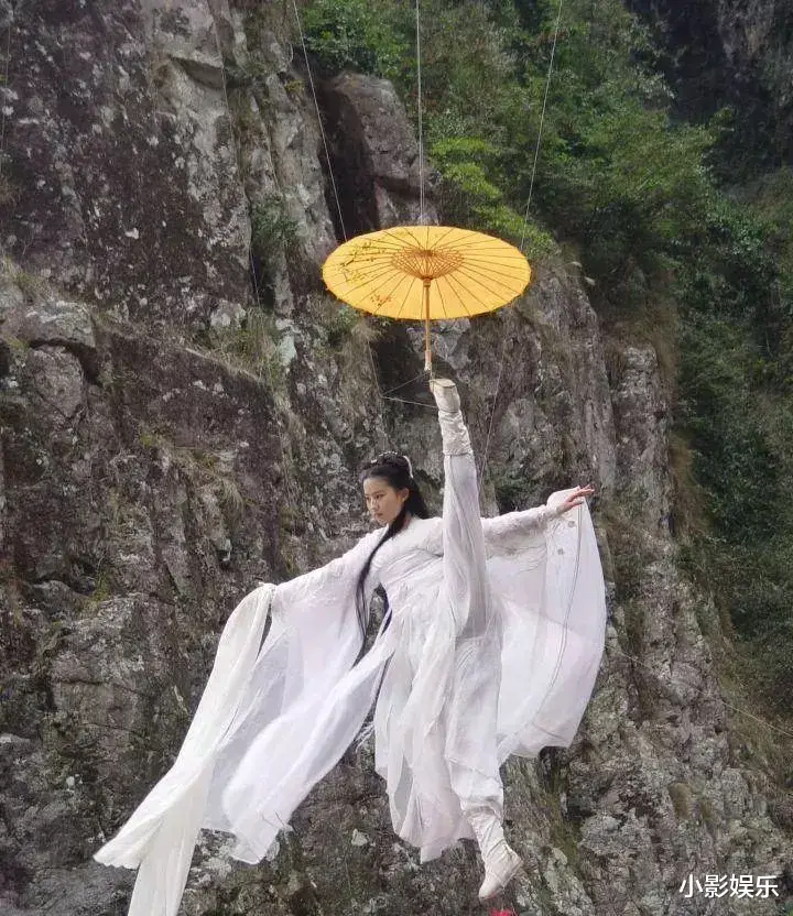 刘亦菲|他俩不会是合约情侣吧？