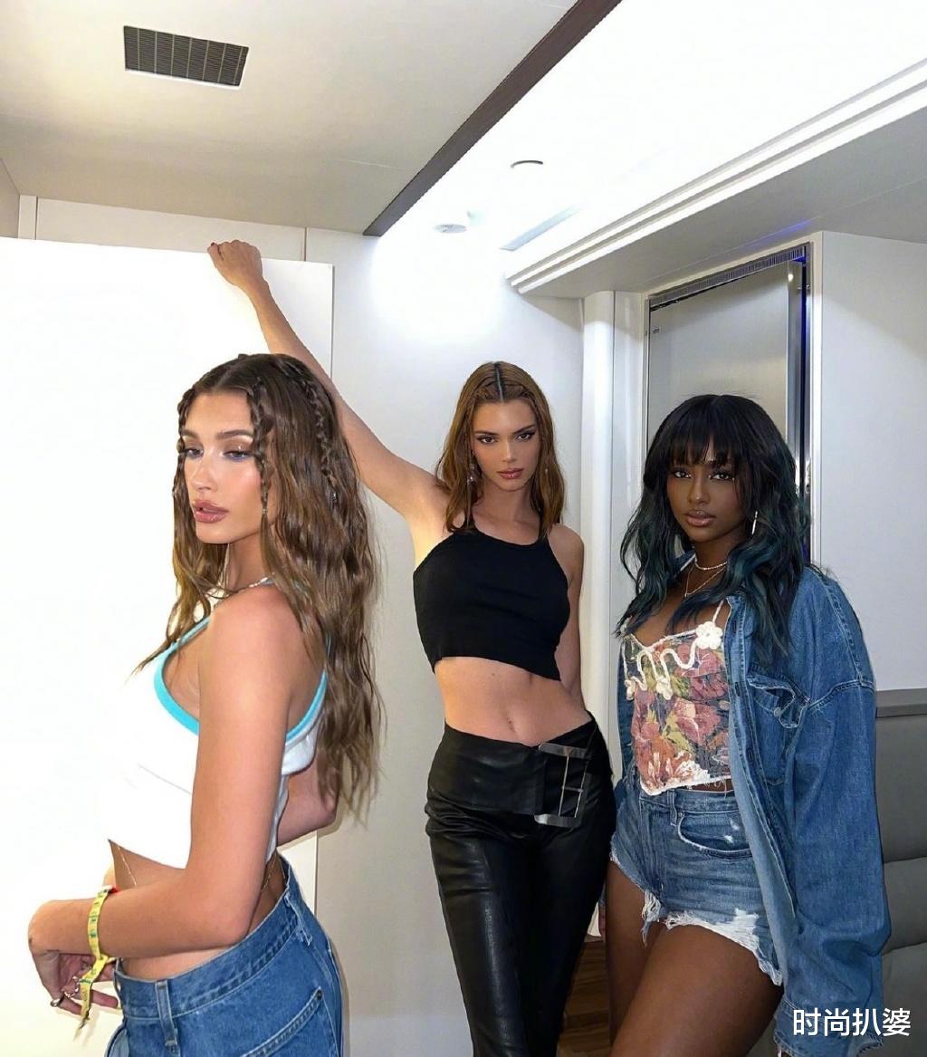 谷爱凌|明星穿搭,谷爱凌把一身黑西装穿出活力,肯豆辣妹装配少女编发