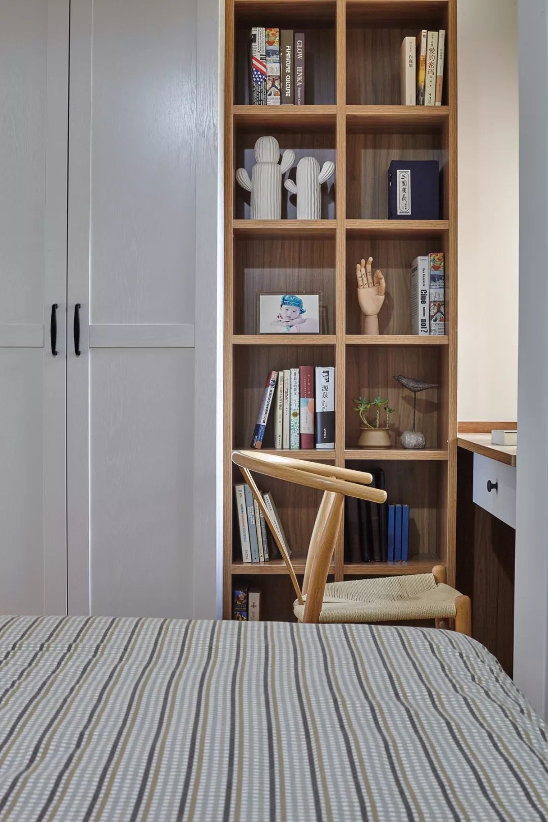 91平的北欧家，客厅拥有家庭图书馆太赞了！