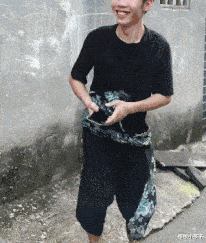 张曼玉|吕丽萍和三婚老公美国过年！素颜憔悴秀恩爱，孙海英大笑胡子拉碴