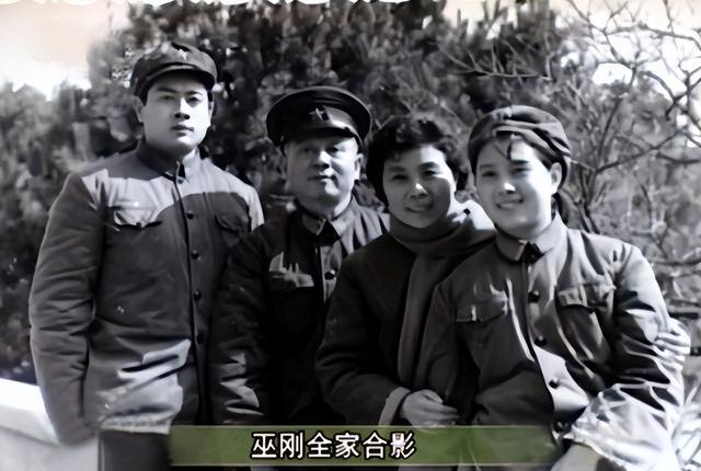 周润发|巫刚:15年婚姻结束后,没有再婚,身边却有陈瑾陪伴守护20年